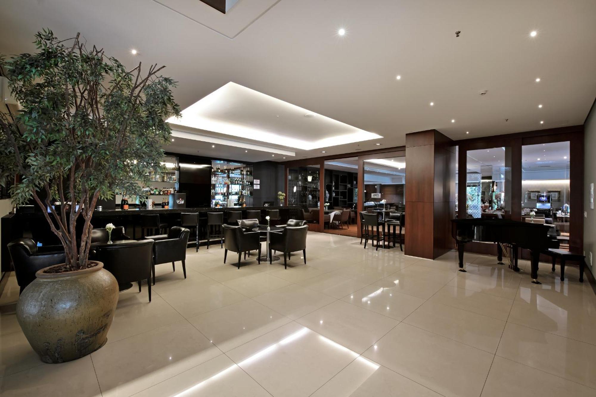 Hotel Mont Blanc Premium Ribeirao Preto Bagian luar foto The interior of the lounge